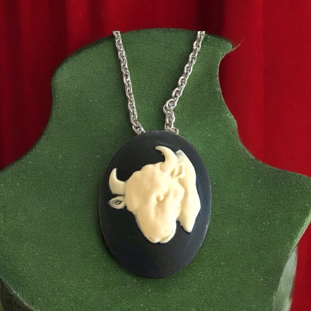 🆕 3D Taurus Pendant Necklace Wood/Stainless Steel